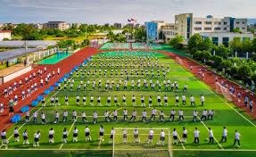 2018 赛季：红袜队穆奇·贝兹（Mookie Betts）达成单季打击率、本垒打与金手套三冠